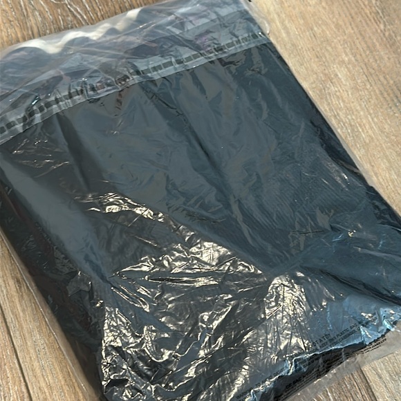 NWT Crop Top Fleece PINK Sweatshirt, Size Medium 🩷 - Picture 9 of 9